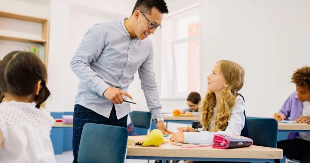 Cara Membangun Hubungan Positif Antara Guru dan Siswa di Lingkungan Sekolah