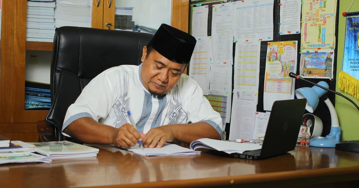 Cara Meningkatkan Kinerja Tenaga Kependidikan untuk Mutu Lembaga